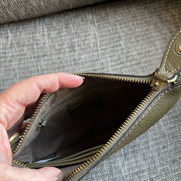 Joy Susan Crossbody Wristlet in Olive Green - Picture 4 of 4
